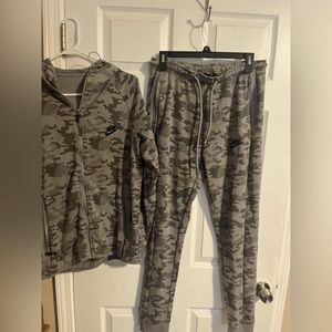 Nike Unisex Sweatsuit